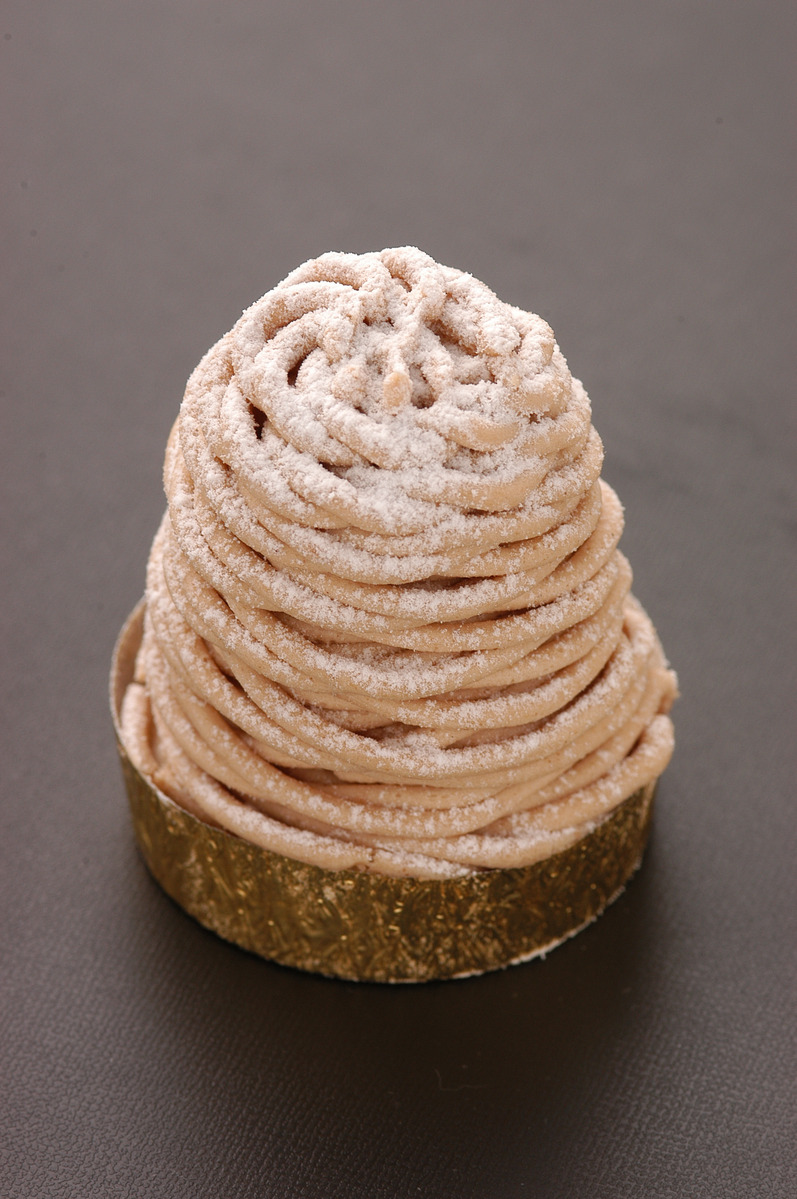 モンブラン（白い山、フランスの山の名前） | フランス菓子 キャトーズ 